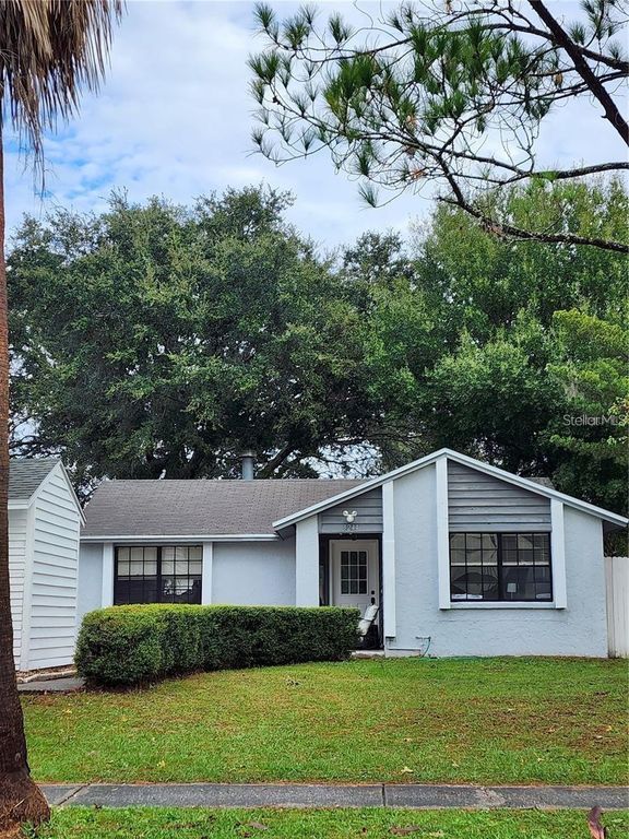 3244 FOX LAKE DRIVE, Tampa, FL 33618