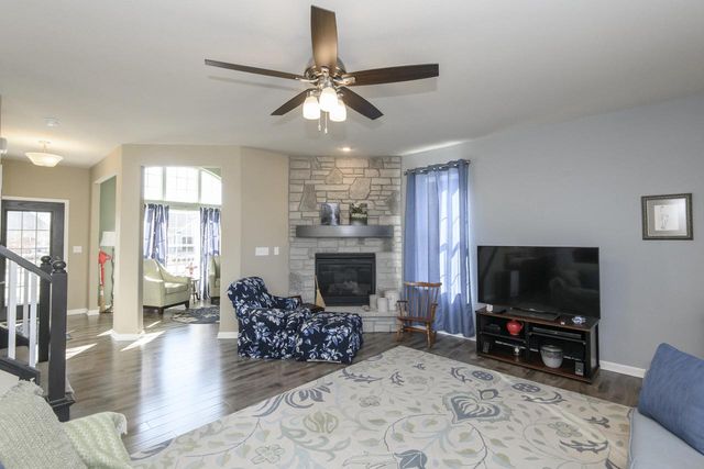 512 Westlawn AVENUE, Mukwonago, WI 53149