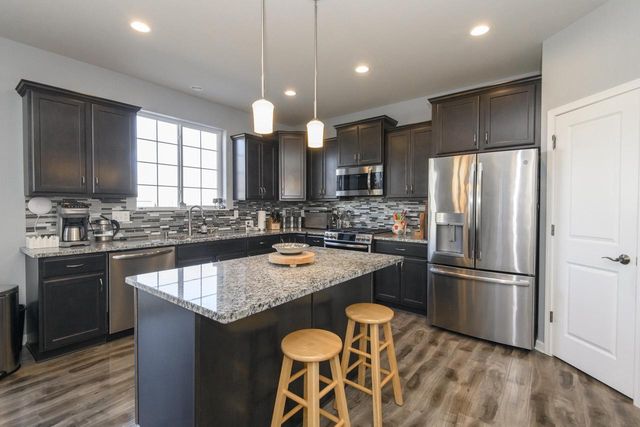 512 Westlawn AVENUE, Mukwonago, WI 53149