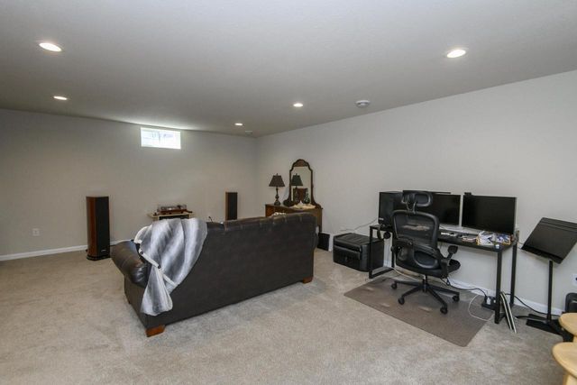 512 Westlawn AVENUE, Mukwonago, WI 53149