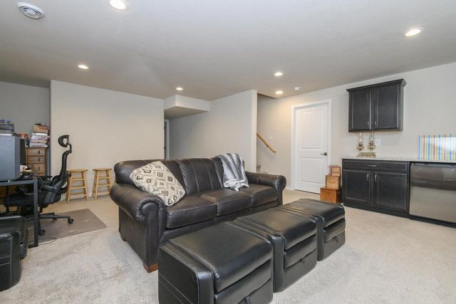 512 Westlawn AVENUE, Mukwonago, WI 53149