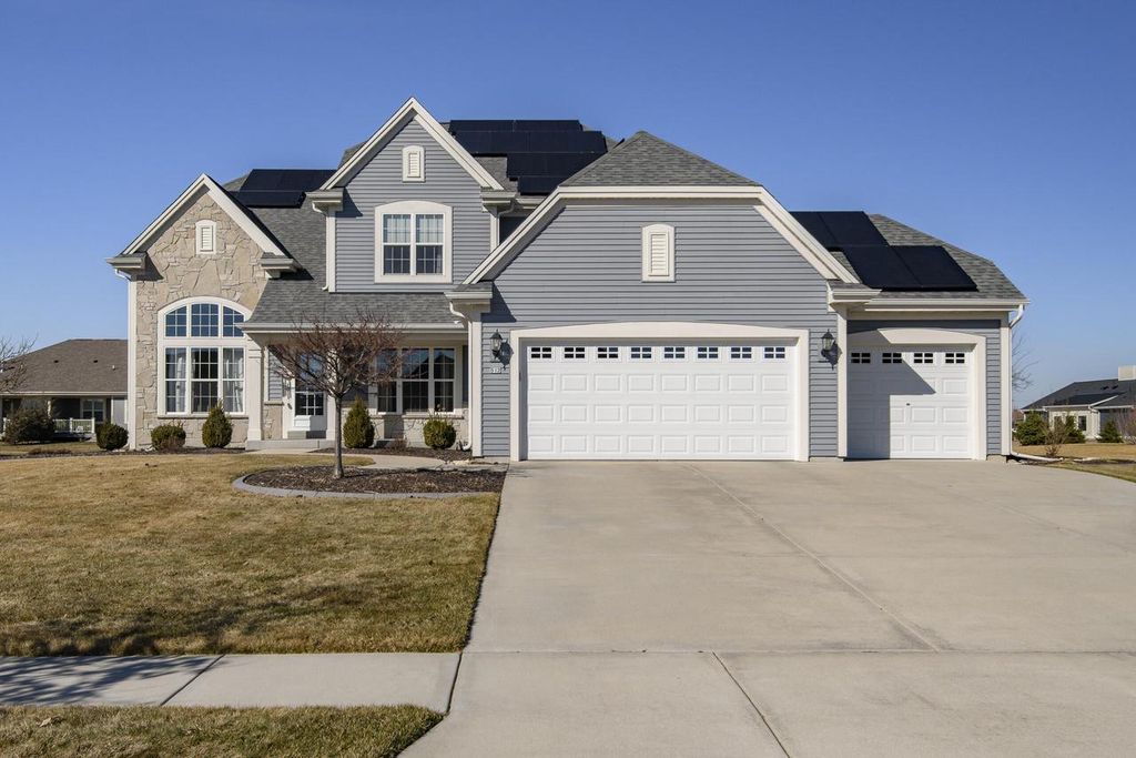 512 Westlawn AVENUE, Mukwonago, WI 53149