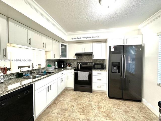 850 SW 138th Ave 307D, Pembroke Pines, FL 33027
