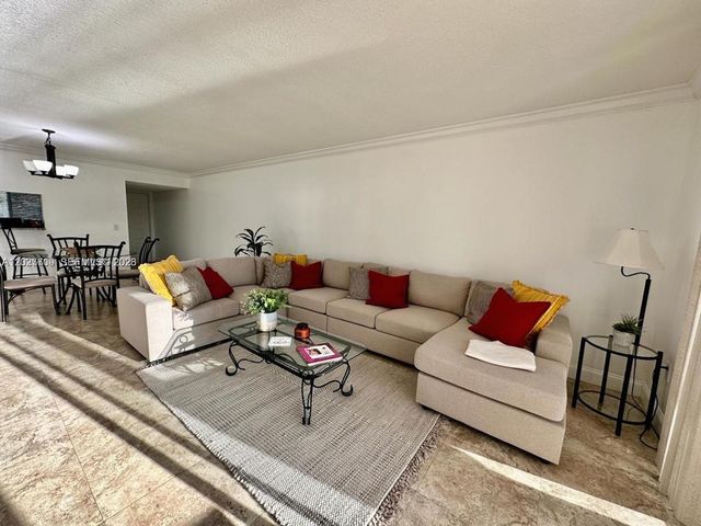 850 SW 138th Ave 307D, Pembroke Pines, FL 33027