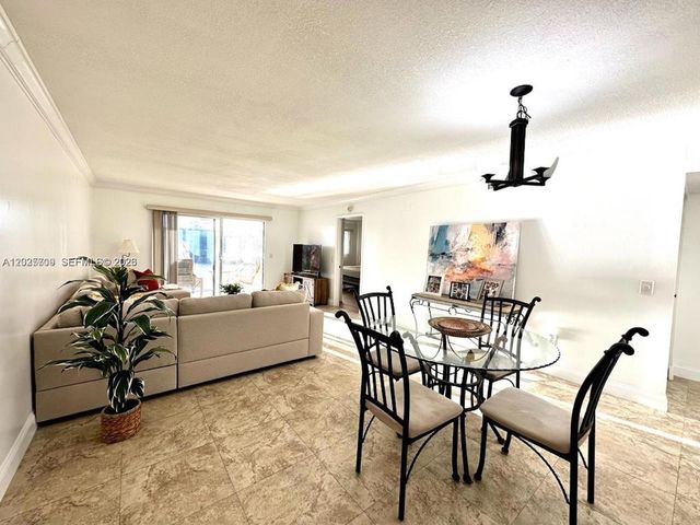 850 SW 138th Ave 307D, Pembroke Pines, FL 33027