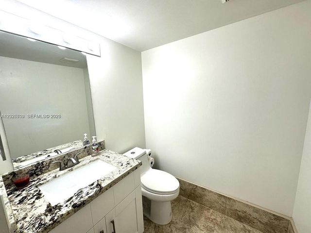 850 SW 138th Ave 307D, Pembroke Pines, FL 33027