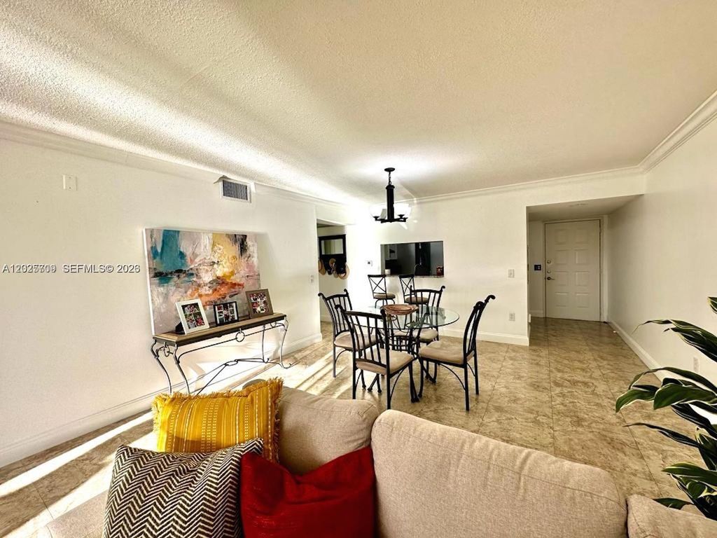 850 SW 138th Ave 307D, Pembroke Pines, FL 33027