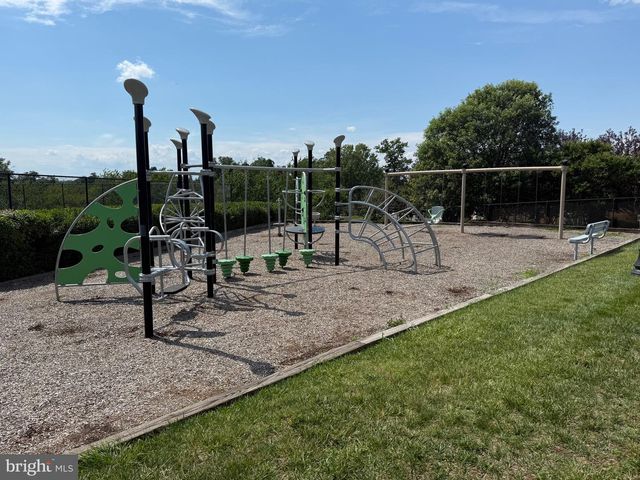 20363 FLUSHING MEADOWS CT, Ashburn, VA 20147