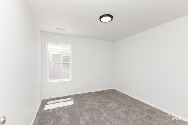 1642 SW Besra Dr, Mountain Home, ID 83647