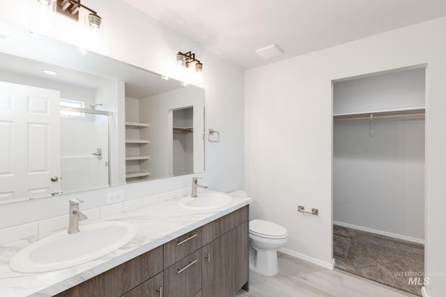 1642 SW Besra Dr, Mountain Home, ID 83647