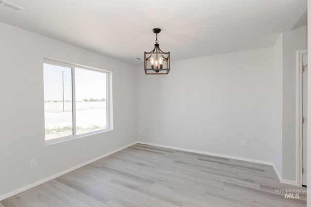 1642 SW Besra Dr, Mountain Home, ID 83647