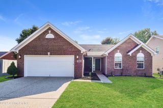 7003 Hollow Oaks Dr, Louisville, KY 40291