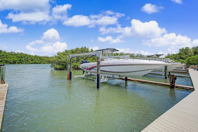 1375 PINELLAS BAYWAY 30, Tierra Verde, FL 33715