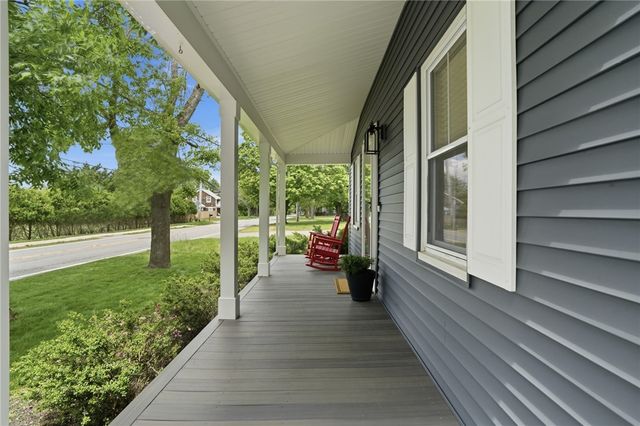 91 Sowams Road, Barrington, RI 02806