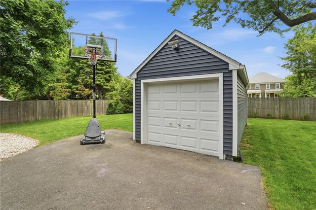 91 Sowams Road, Barrington, RI 02806