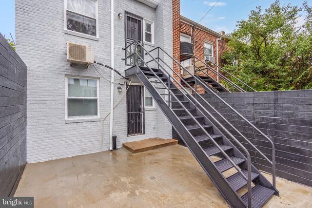 1721 GALES PL NE, Washington, DC 20002
