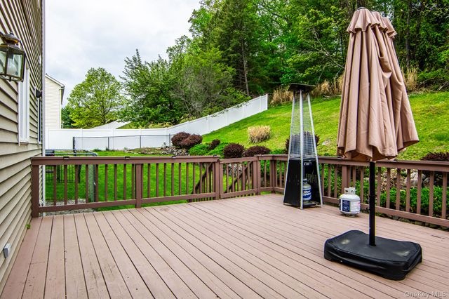 29 John F Kennedy Drive, Stony Point, NY 10980