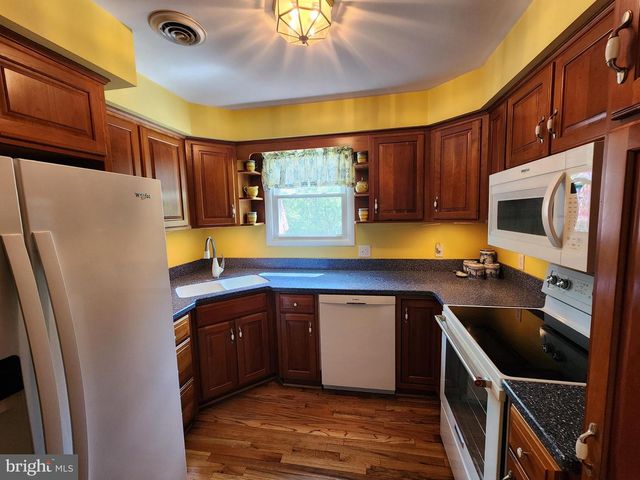 1339 ASPER DRIVE, Boiling Springs, PA 17007
