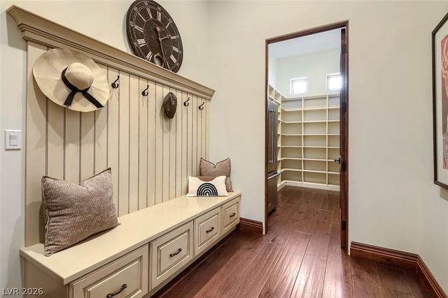 9707 Dream Brook Court, Las Vegas, NV 89149