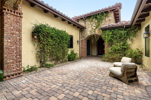 9707 Dream Brook Court, Las Vegas, NV 89149