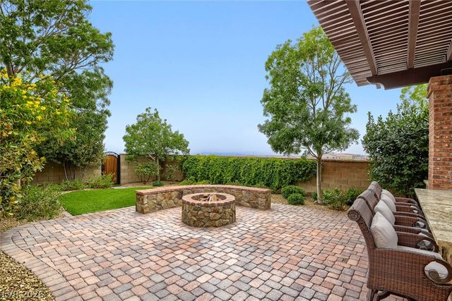 9707 Dream Brook Court, Las Vegas, NV 89149