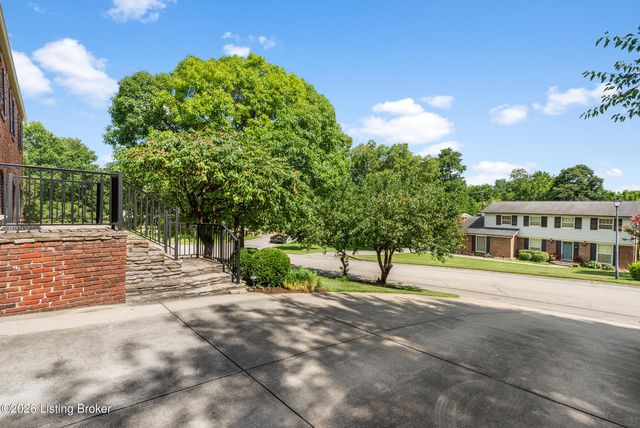 1603 Dunbarton Wynde, Louisville, KY 40205