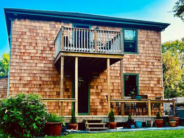 2 E Boulevard 2, Middletown, RI 02842