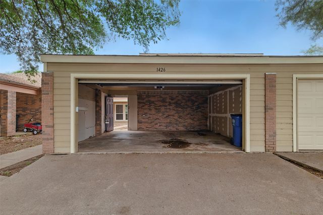 1426 El Camino Real, Euless, TX 76040