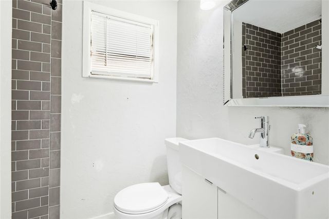 5320 MOELLER AVENUE, Sarasota, FL 34233