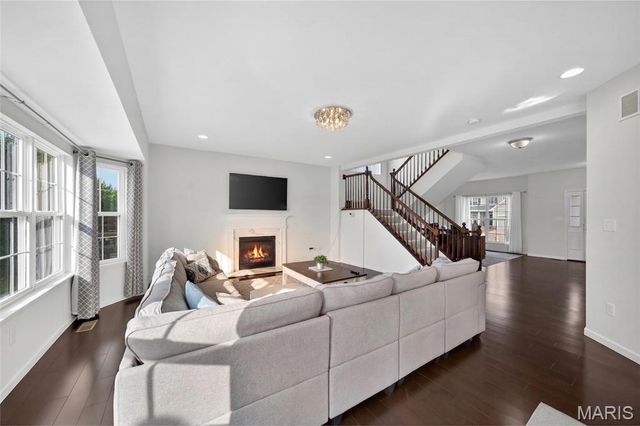 100 Wyndcrest Court, Lake St Louis, MO 63367