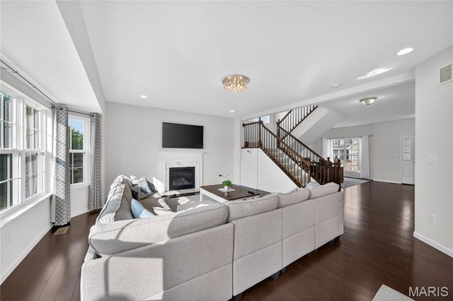 100 Wyndcrest Court, Lake St Louis, MO 63367