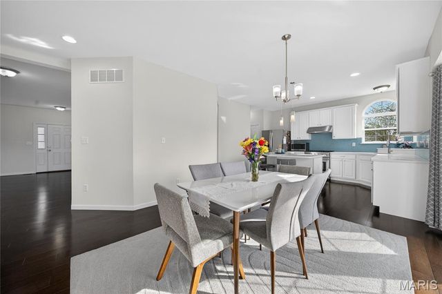100 Wyndcrest Court, Lake St Louis, MO 63367