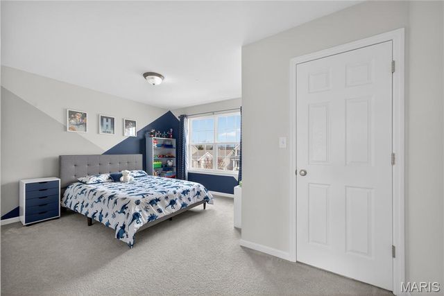 100 Wyndcrest Court, Lake St Louis, MO 63367