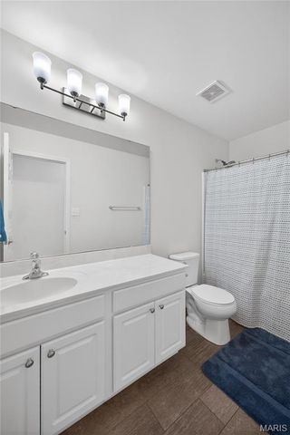 100 Wyndcrest Court, Lake St Louis, MO 63367