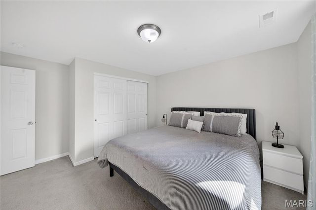 100 Wyndcrest Court, Lake St Louis, MO 63367