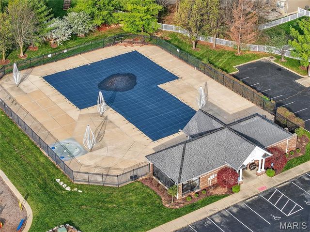 100 Wyndcrest Court, Lake St Louis, MO 63367
