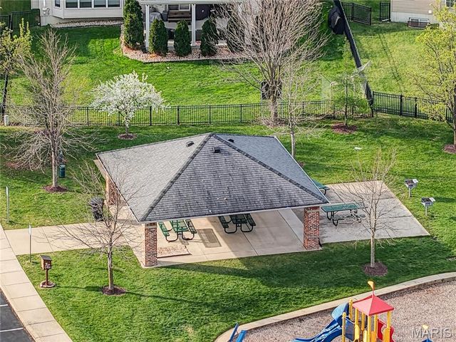 100 Wyndcrest Court, Lake St Louis, MO 63367