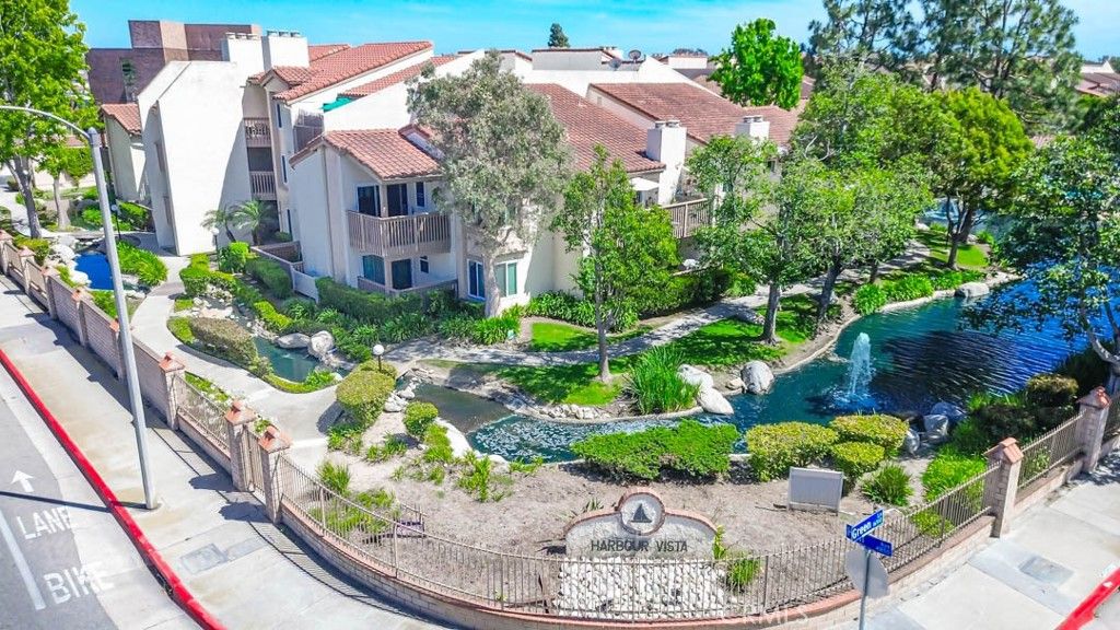 16521 Grunion Lane 206, Huntington Beach, CA 92649