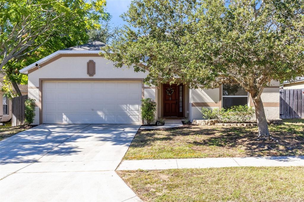 4006 WALTHAM FOREST DRIVE, Tavares, FL 32778