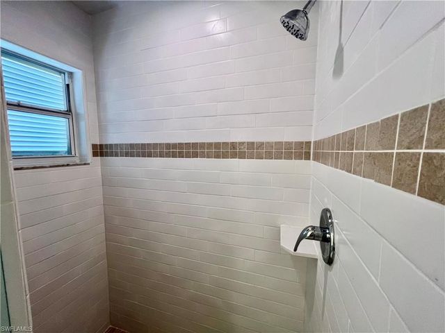 500 Lake AVE, Lehigh Acres, FL 33972