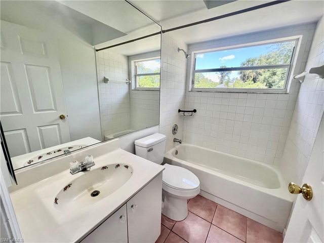 500 Lake AVE, Lehigh Acres, FL 33972