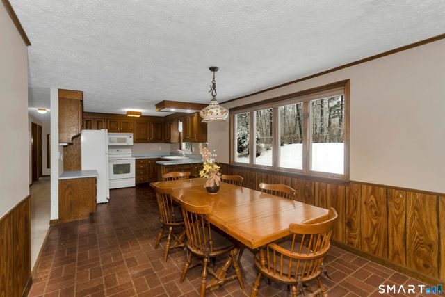 31 Sharren Lane, Enfield, CT 06082