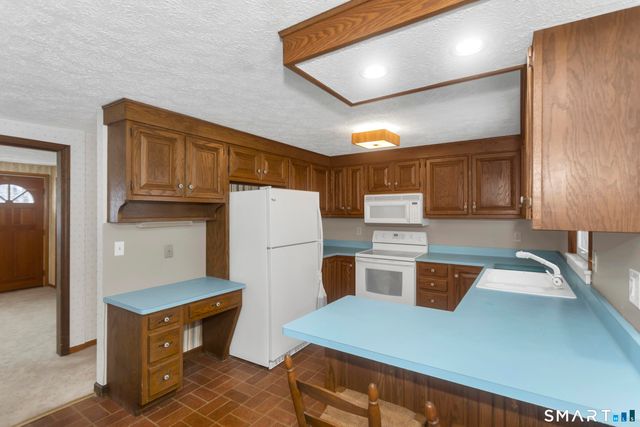 31 Sharren Lane, Enfield, CT 06082