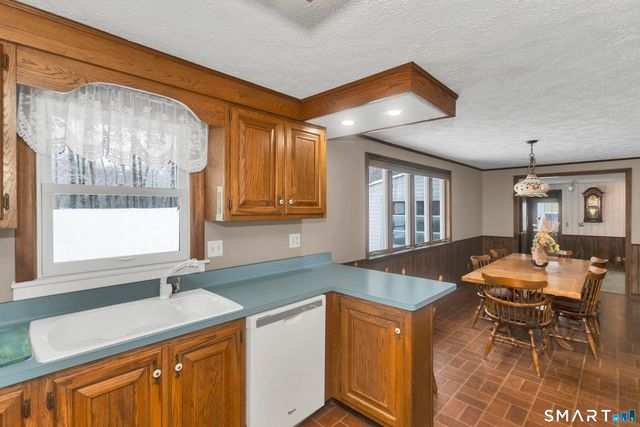 31 Sharren Lane, Enfield, CT 06082