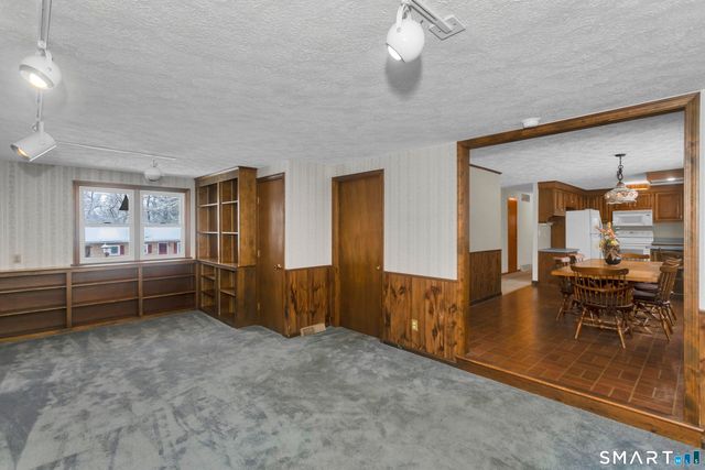 31 Sharren Lane, Enfield, CT 06082