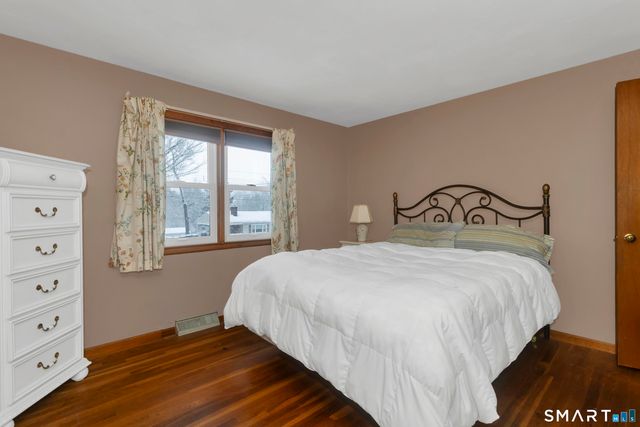 31 Sharren Lane, Enfield, CT 06082