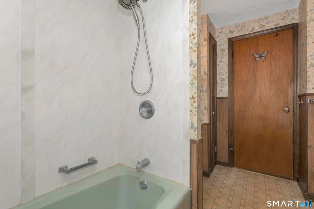 31 Sharren Lane, Enfield, CT 06082