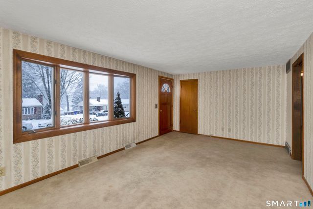 31 Sharren Lane, Enfield, CT 06082