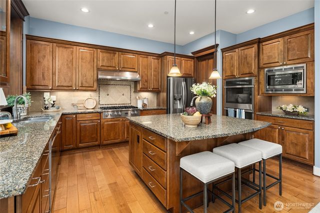 2534 NW Stoney Creek Drive, Issaquah, WA 98027