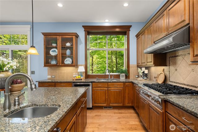 2534 NW Stoney Creek Drive, Issaquah, WA 98027